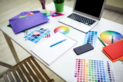 Corporate Design Entwicklung – Farbpaletten und Styleguide am Arbeitsplatz
