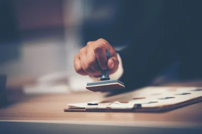 Stempel und Prägung für Unternehmen – professionelle Druckveredelung