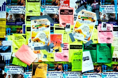 Roll-Up Banner und Plakatwand – Außenwerbung und Aushänge für maximale Reichweite